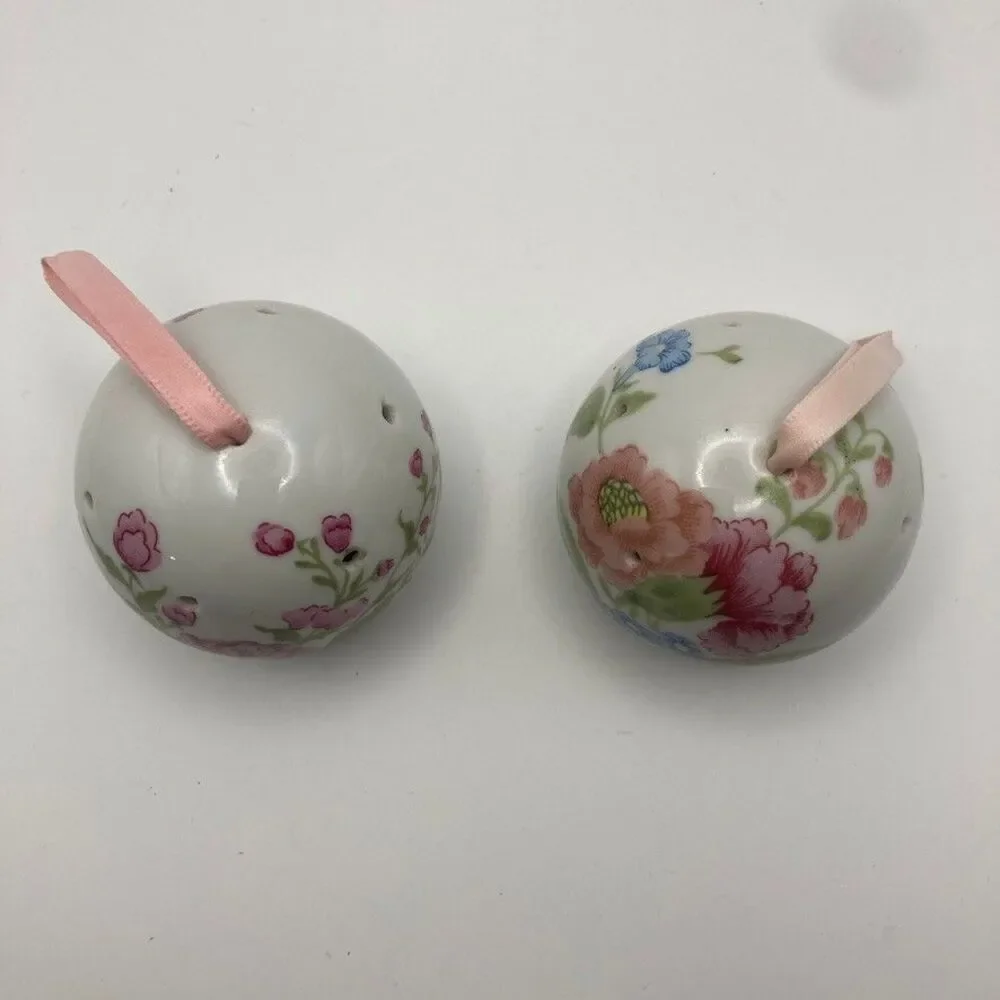 Vintage Ceramic Floral Pomander Lot of 2 w/Stopper Cottage French Country Core‎